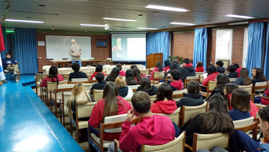 imagen Estudiantes de 4to. año visitaron las instalaciones del IANIGLA – CONICET
