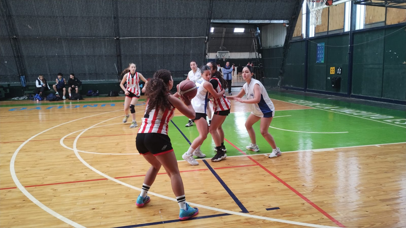 imagen Estudiantes del DAD estuvieron presentes en el 1.º Encuentro Deportivo de los colegios preuniversitarios de la UNCuyo