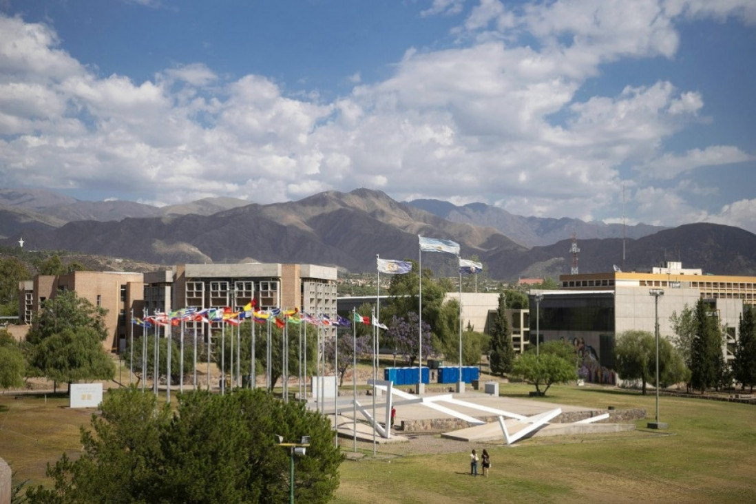 imagen Convocan a renovar bonos de puntaje para escuelas de la UNCuyo en Ciencias Sociales y en Formación Ética y Ciudadana 