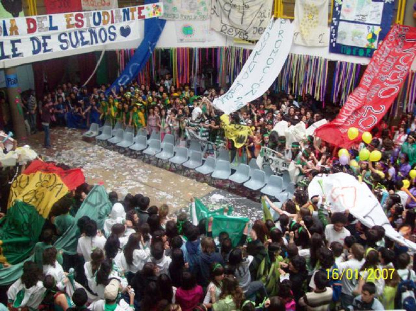 imagen Fiesta dia del Estudiante
