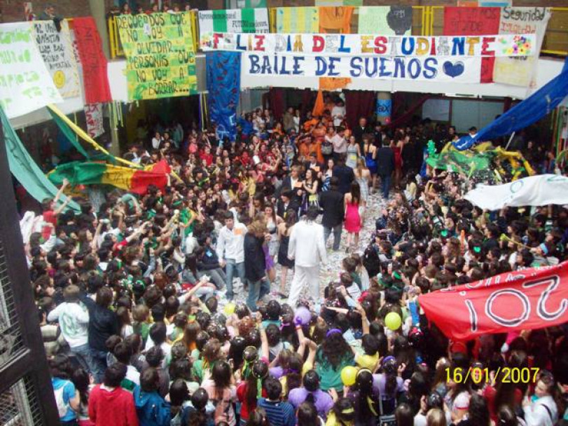 imagen Fiesta dia del Estudiante