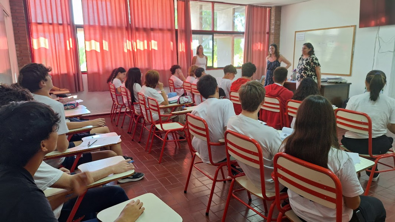 imagen Visita de la profesora de Enología del Liceo Agricampus Var Hyéres: Ophélie Salvetti. En el DAD celebramos la francofonía