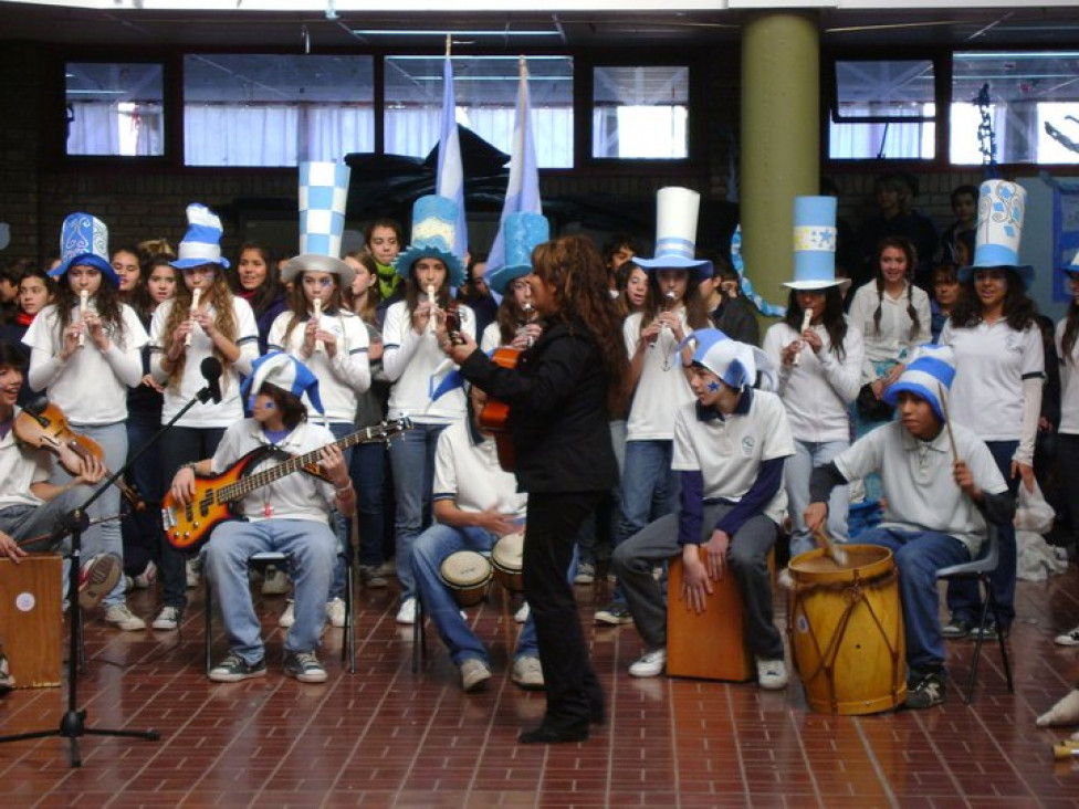 imagen Más fotos del acto por el Día de la Independencia y de sus ensayos