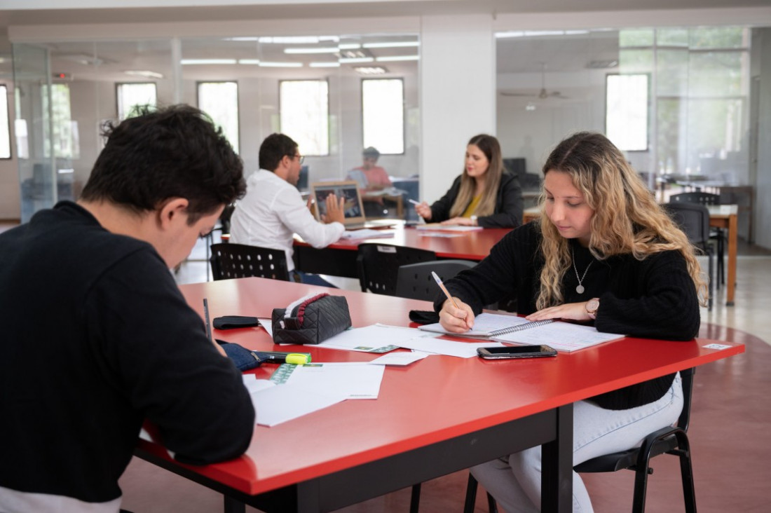 imagen Ingreso 2024 a Facultades e Institutos de la UNCUYO: comienzan las inscripciones