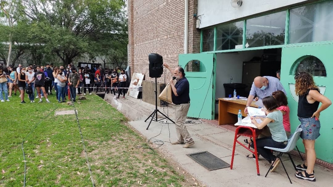 imagen Se realizó el sorteo de turno para estudiantes ingresantes a 1° año 2022