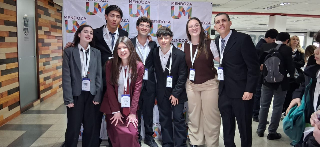 imagen Estudiantes de la escuela participaron del Modelo de Naciones Unidas "Uniendo Metas: Jóvenes para el futuro"