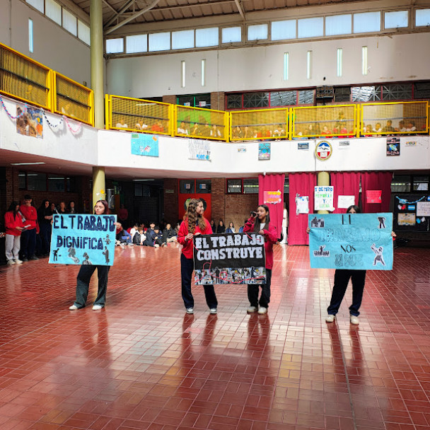 imagen Se llevó a cabo el acto por el Día del Trabajador/a y de la Constitución Nacional Argentina