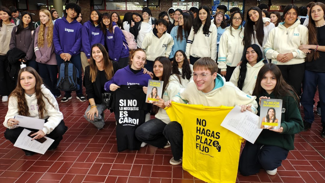 imagen Se llevó a cabo una charla taller sobre "Salud Financiera".