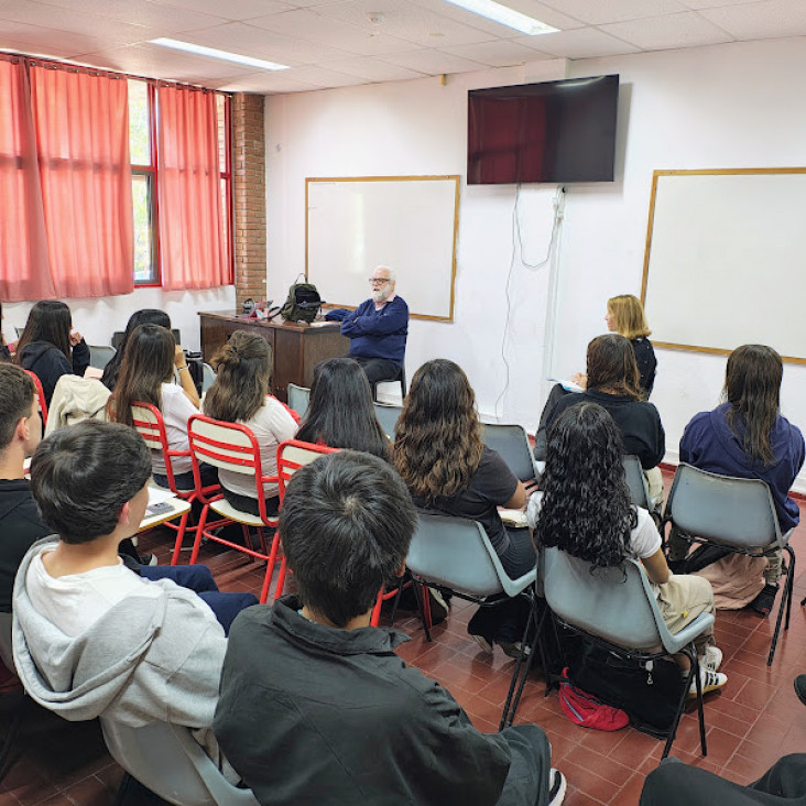 imagen El surgimiento de las Ciencias Sociales, conversatorio con el Dr. Roberto Follari