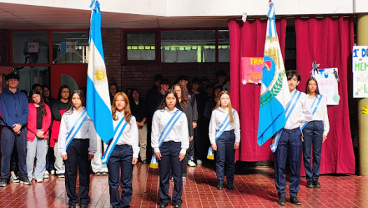 imagen Se llevó a cabo el acto por el Día del Trabajador/a y de la Constitución Nacional Argentina