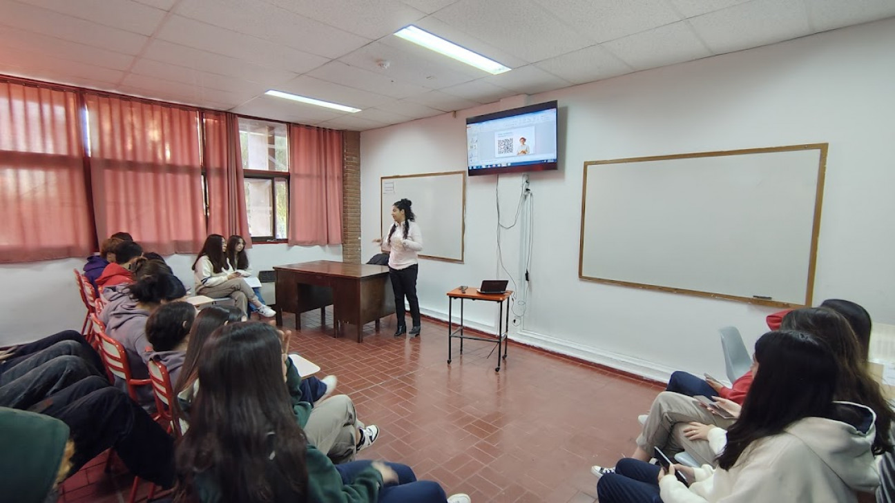 imagen Estudiantes de 5° año participaron de una capacitación en Educación Financiera