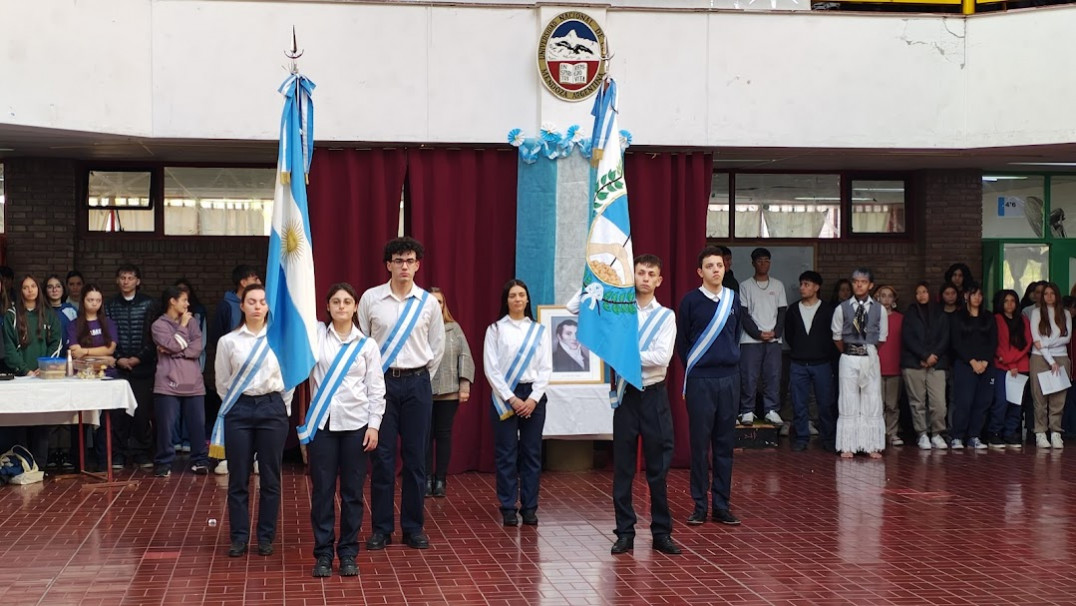 imagen Se realizó el acto por el Día de la Bandera y en conmemoración de Don Martín Miguel de Güemes