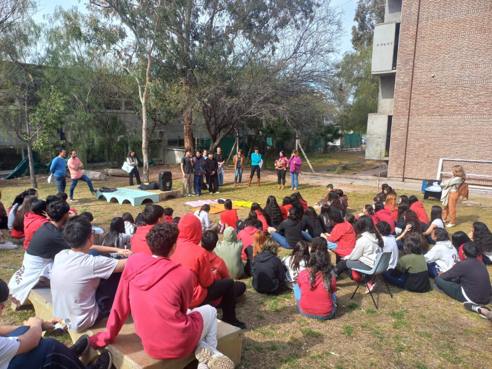 imagen Taller: Exploradores Sociales. Indagación y reflexión colectiva para adolescentes