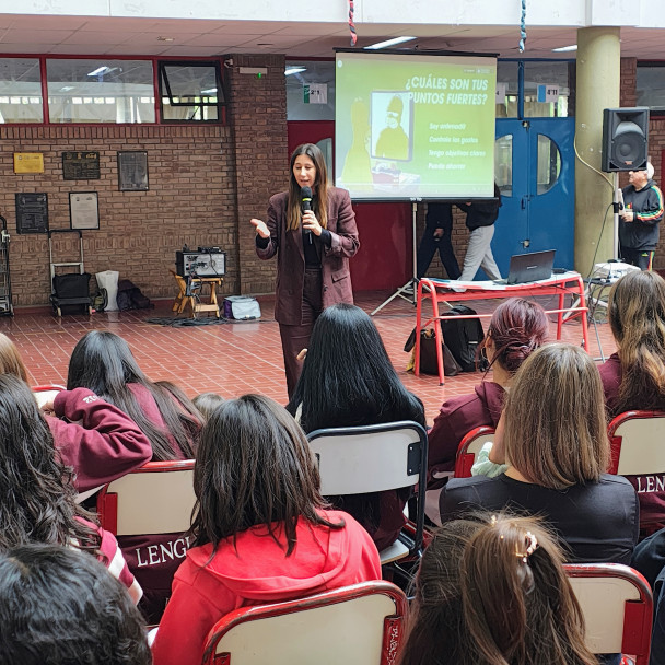 imagen Educación Financiera para Adolescentes: una jornada clave para el futuro