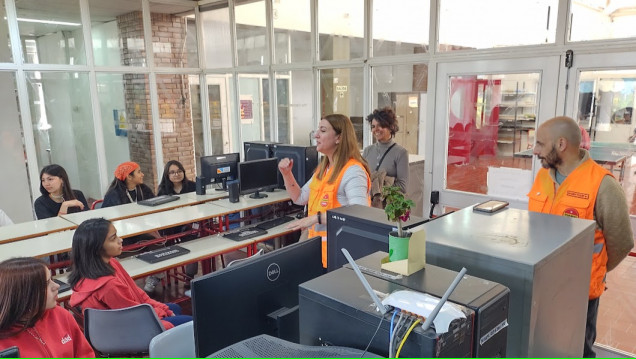 imagen Brigadistas de Casa de Gobierno de Mendoza dieron una charla para estudiantes de segundo año de ambos turnos