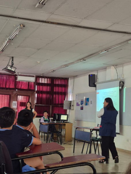 imagen Estudiantes nuestra escuela presentaron al DAD en la escuela Carmen Vera Arenas
