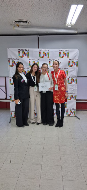 imagen Estudiantes de la escuela participaron del Modelo de Naciones Unidas "Uniendo Metas: Jóvenes para el futuro"