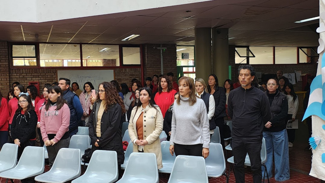 imagen Se realizó el acto por el Día de la Bandera y en conmemoración de Don Martín Miguel de Güemes