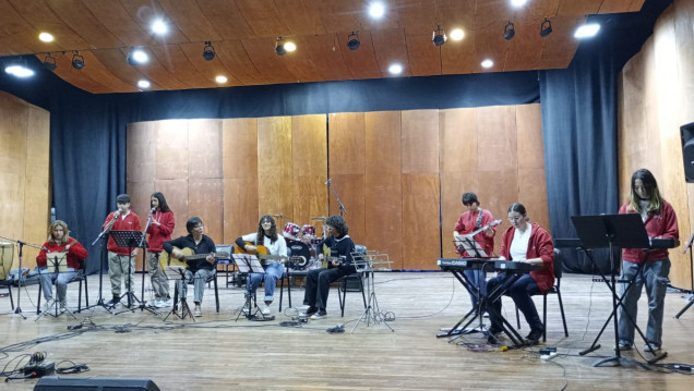 imagen El DAD participó del encuentro musical interescolar organizado por la Escuela del Magisterio