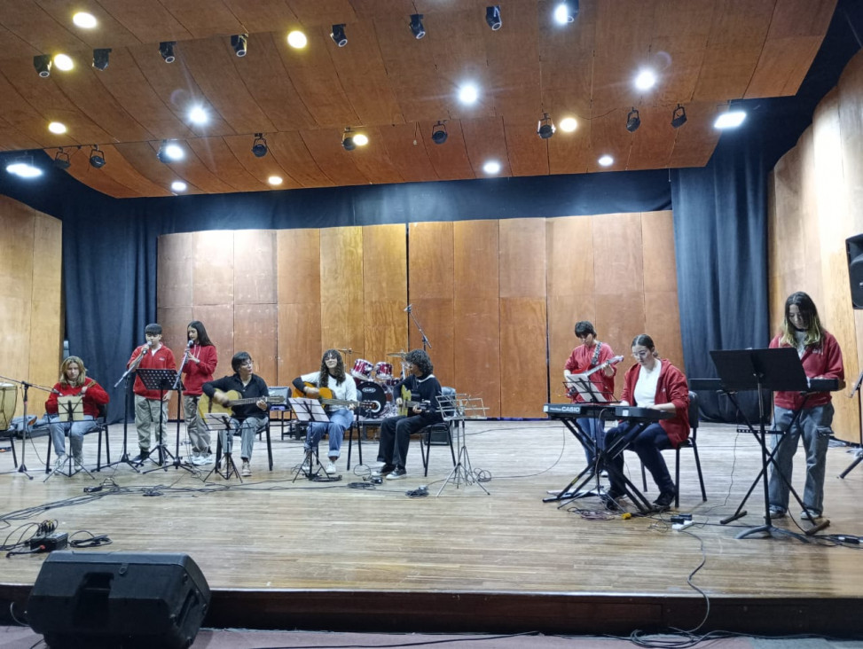 imagen El DAD participó del encuentro musical interescolar organizado por la Escuela del Magisterio