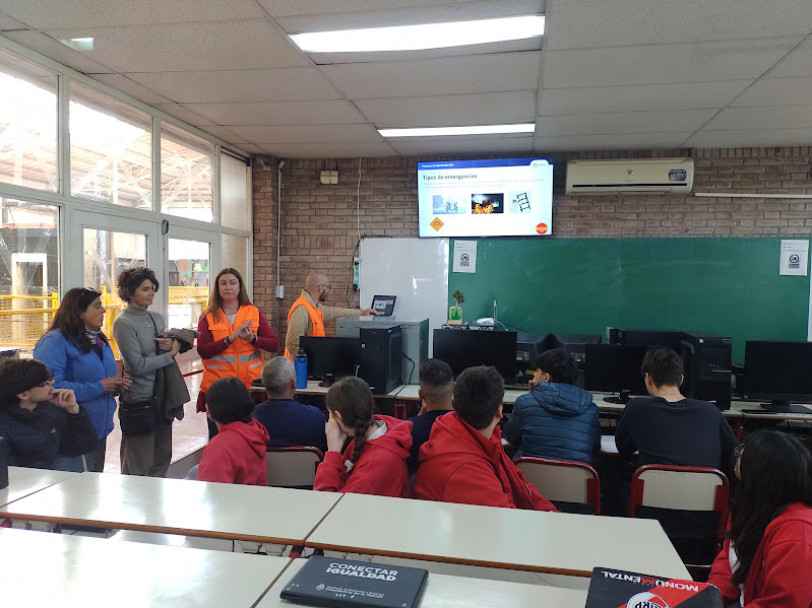 imagen Brigadistas de Casa de Gobierno de Mendoza dieron una charla para estudiantes de segundo año de ambos turnos