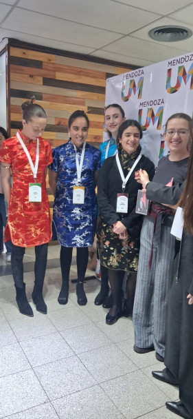 imagen Estudiantes de la escuela participaron del Modelo de Naciones Unidas "Uniendo Metas: Jóvenes para el futuro"
