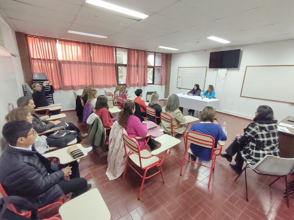 imagen Se realizó en el DAD el Primer Encuentro de Profesores/as de Literatura de los colegios preuniversitarios 