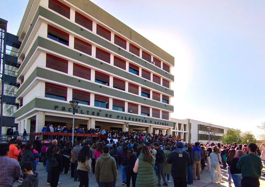 imagen Ingreso a escuelas de la UNCuyo: 2.300 aspirantes participaron del primer encuentro presencial