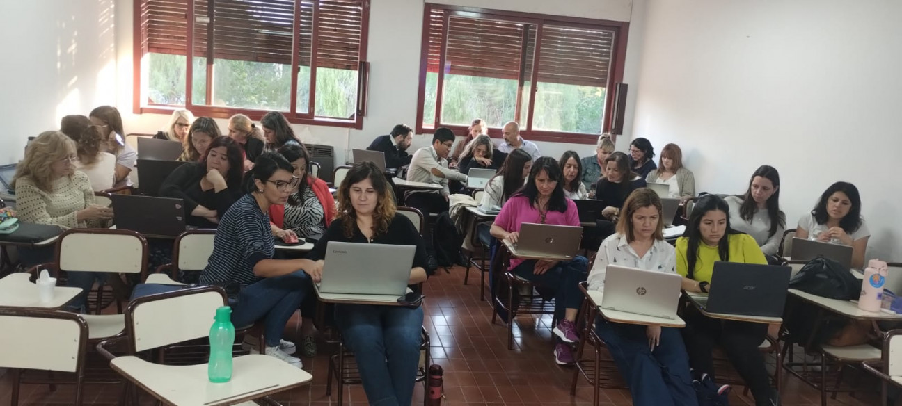 imagen Se llevó a cabo el segundo encuentro presencial del curso "Inteligencia artificial: estrategias y desafíos"