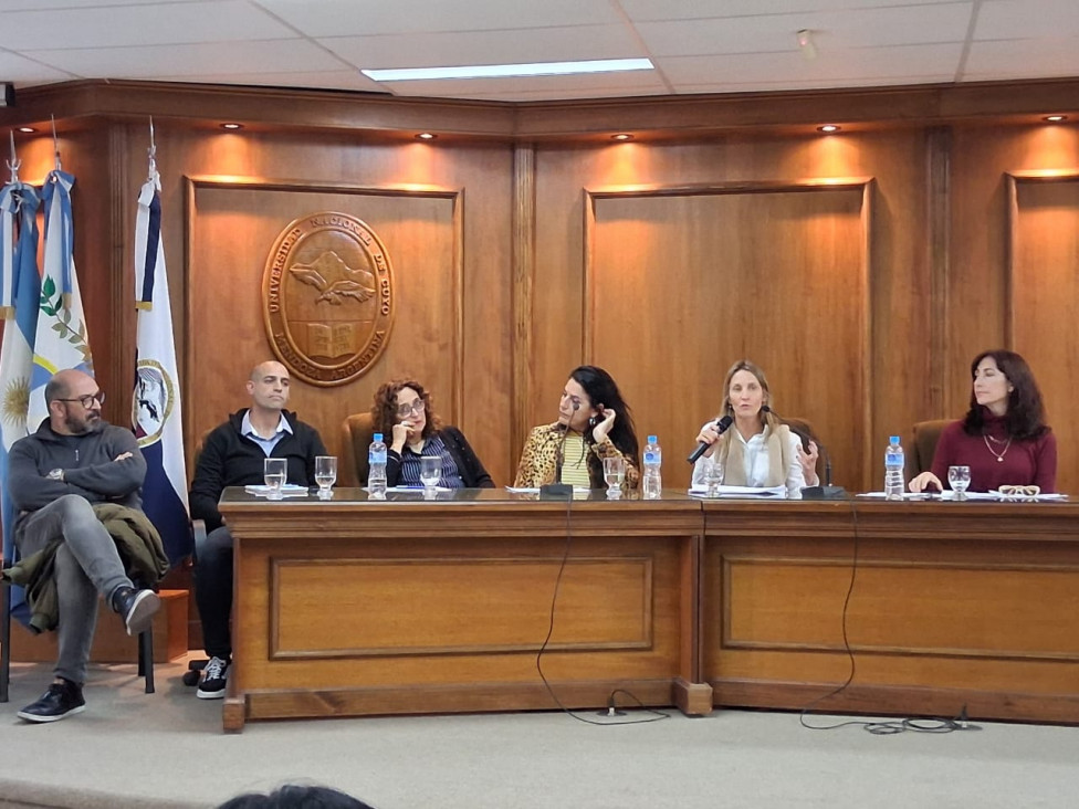 imagen Experiencias en Justicia Restaurativa en el ámbito penal juvenil y de la adultez "Espacios públicos que vinculan prácticas y operadores"