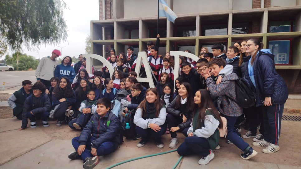 imagen Nos visitaron estudiantes del turno mañana de la Escuela Domingo Faustino Sarmiento
