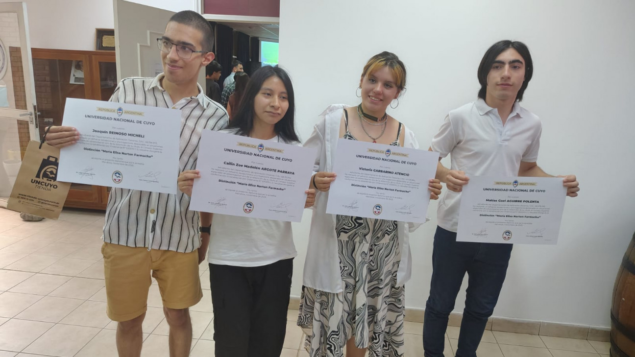 imagen Estudiantes y graduados de la UNCUYO recibieron la distinción Farmache