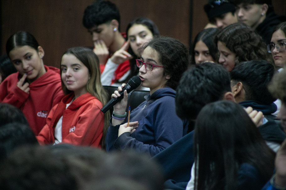 imagen El DAD presente en encuentro del Intituto Balseiro en el que se acercó a los jóvenes y puso en valor la formación científica 
