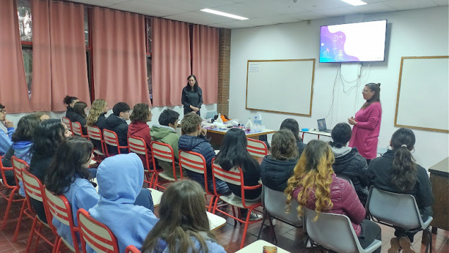 imagen Estudiantes del DAD y del LAE Participaron de talleres que realizó Fundación YPF en nuestra escuela.