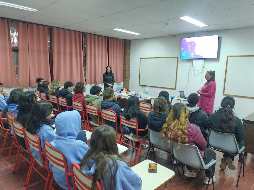 imagen Estudiantes del DAD y del LAE Participaron de talleres que realizó Fundación YPF en nuestra escuela.