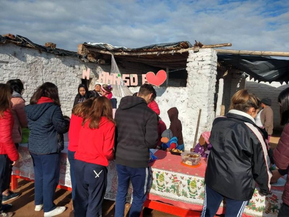 imagen Visita solidaria al merendero  "Mamás del Corazón"