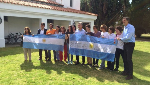 imagen Alumno del DAD que es parte de la Delegación Argentina que compitió en Mundial de Ciencias, fue recibido por Macri