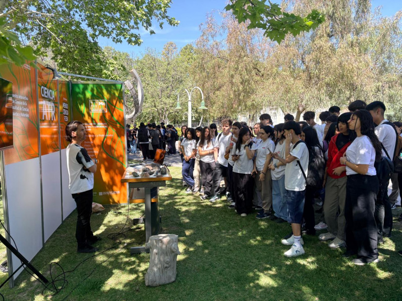 imagen Estudiantes del DAD participaron en la muestra interactiva MENDOCIENCIA