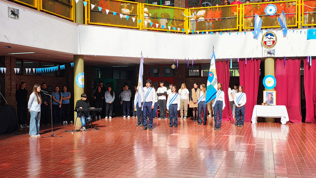 imagen Se realizó el Acto en conmemoración del paso a la inmortalidad del Gral. Don José de San Martín y 87 años de la UNCUYO.