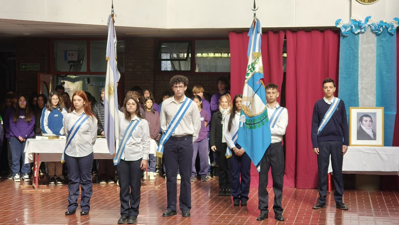 imagen Se realizó el acto por el Día de la Bandera y en conmemoración de Don Martín Miguel de Güemes