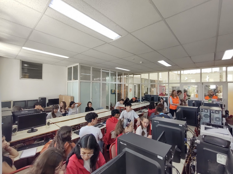 imagen Brigadistas de Casa de Gobierno de Mendoza dieron una charla para estudiantes de segundo año de ambos turnos