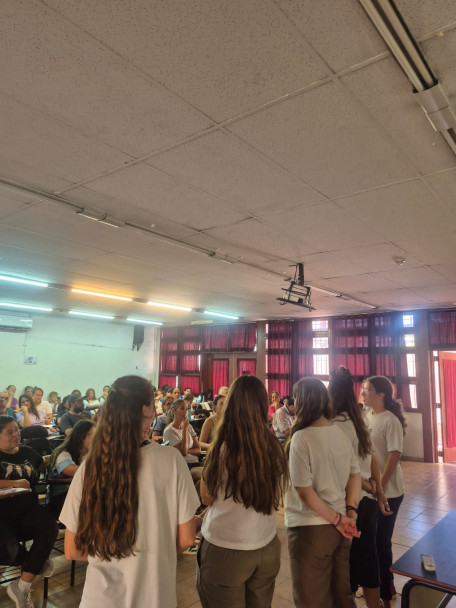 imagen Estudiantes nuestra escuela presentaron al DAD en la escuela Carmen Vera Arenas