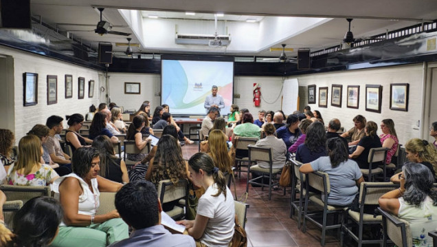 imagen Con amplia participación finalizó el curso "La misión de la escuela hoy"
