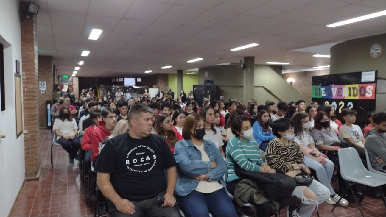 imagen Orientación vocacional en el DAD. Se realizó la reunión de padres y estudiantes de 4to año. Información