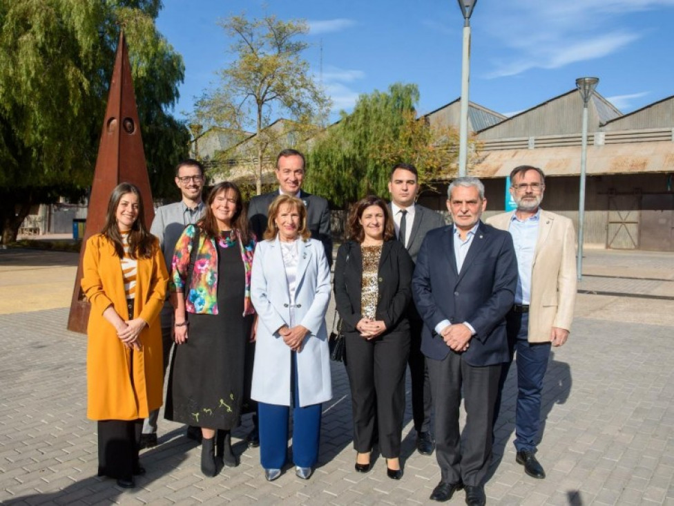 imagen Esther Sánchez y su equipo de trabajo