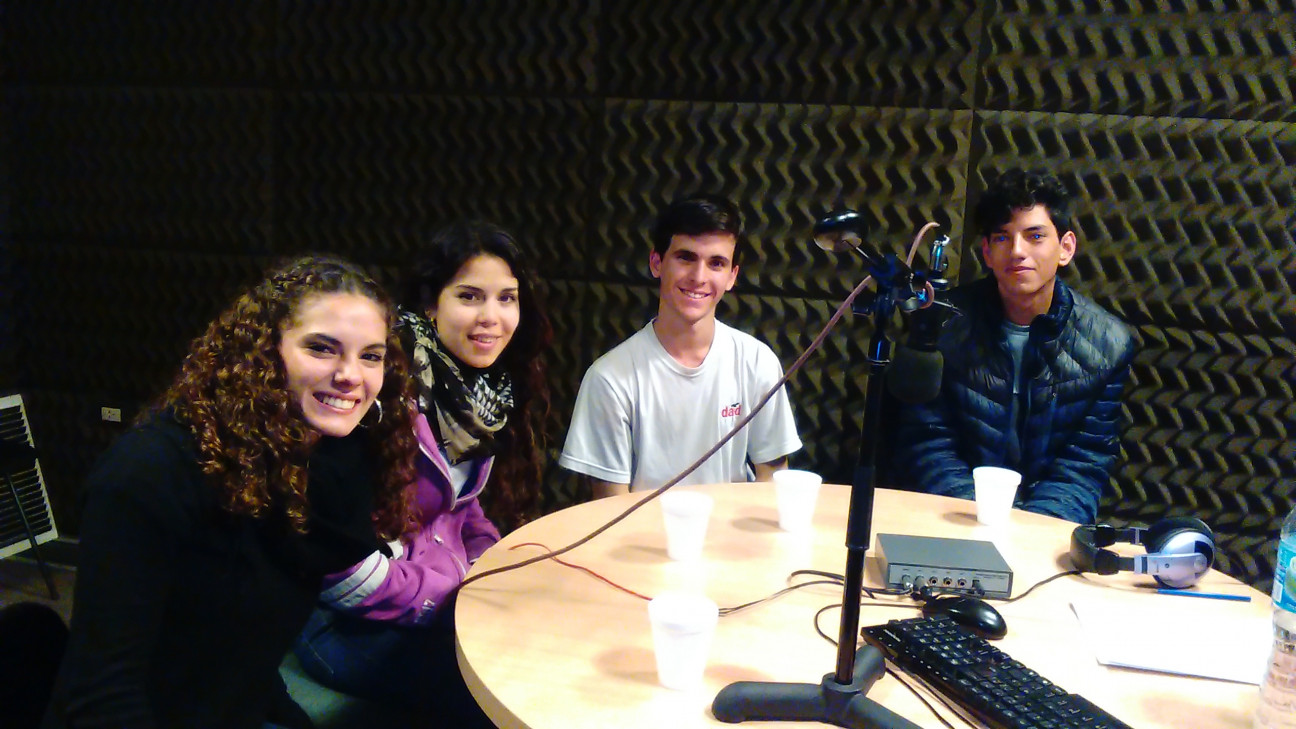 imagen Alumnos del DAD invitados por Radio Nihuil