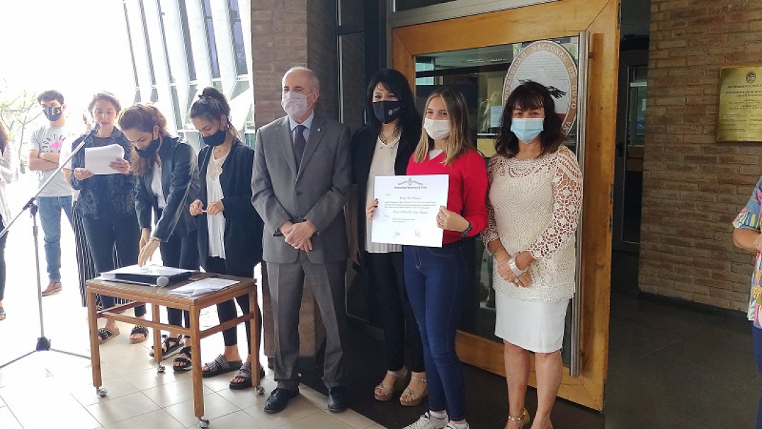 imagen Estudiantes de la UNcuyo y del DAD, fueron distinguidos por su esfuerzo con el premio María Elisa Norton Farmache