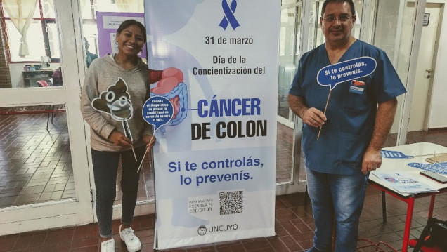 imagen Personal de DAMSU estuvo en nuestra escuela para concientizar sobre el cáncer de colon por el "Día Mundial de Concientización sobre Cáncer Colorrectal"