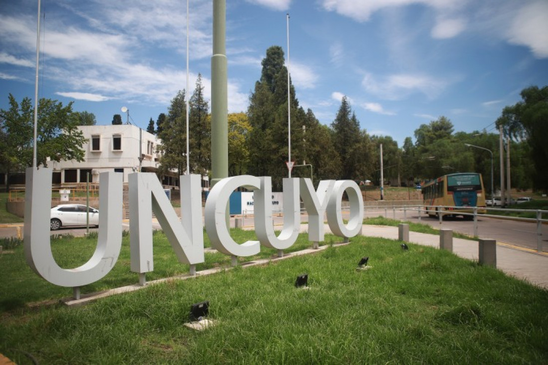 imagen Feriado Nacional en la UNCUYO para el día 20-12-22