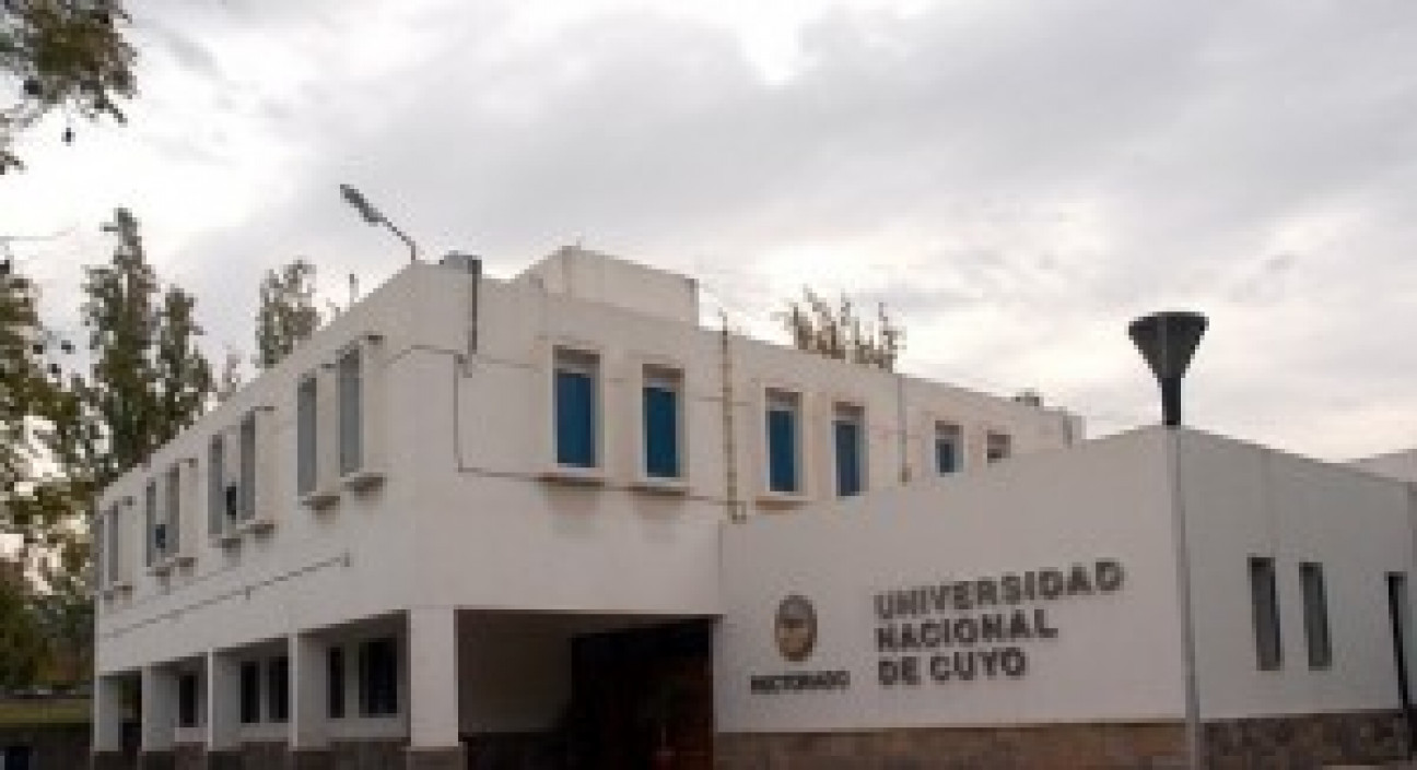 imagen Capacitación obligatoria para personal de la Universidad para prevenir riesgos en el trabajo